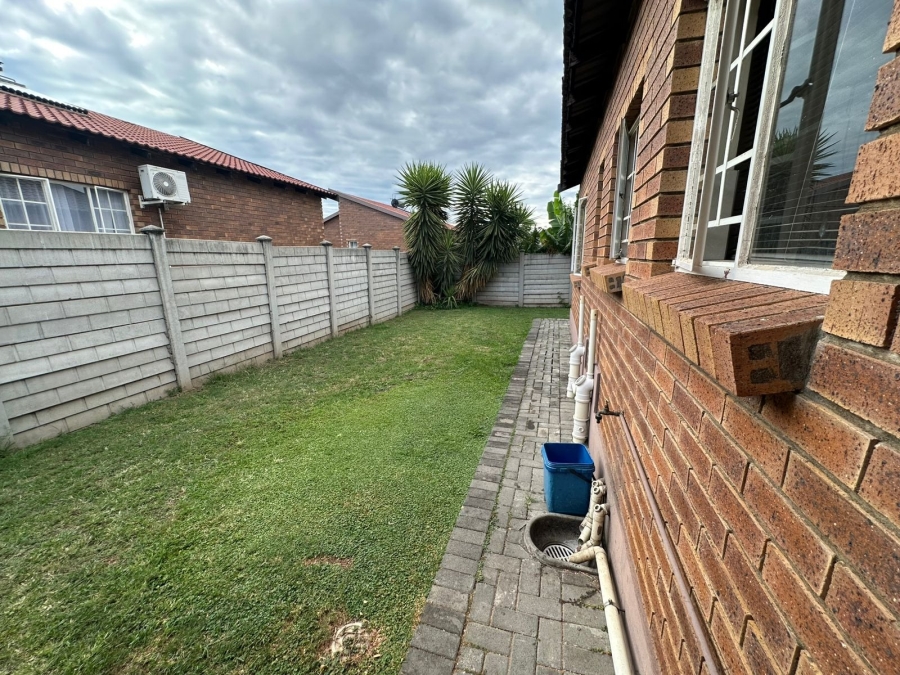 3 Bedroom Property for Sale in Waterkloof East North West